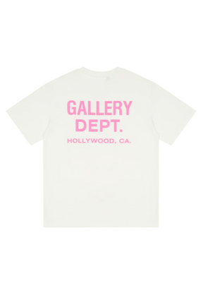 Rosafarbene Galerie-Tee